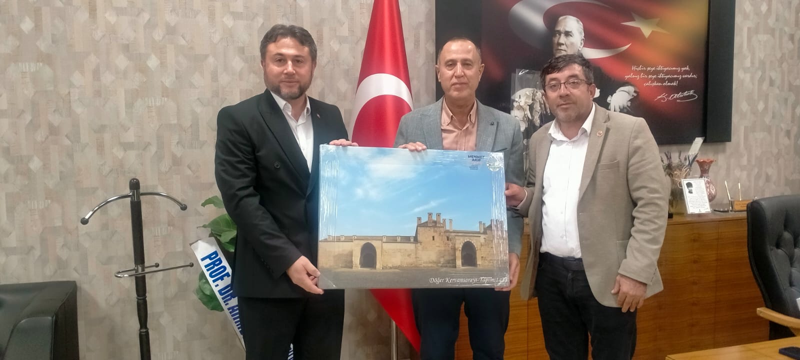 Döğer Belediye Başkanı Mehmet Akif Ersoy, Afyonkarahisar Devlet Hastanesi Başhekimi Osman Acar'ı Ziyaret Etti