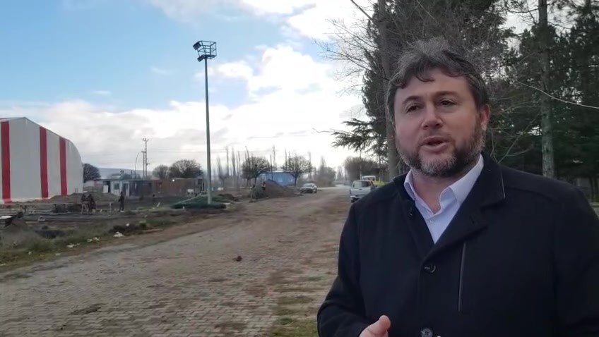 Döğer Belediyesi'nin Yaptığı Açıklama: Belediye Başkanı Mehmet Akif Ersoy, Sentetik Saha İnşaatını Ziyaret Etti