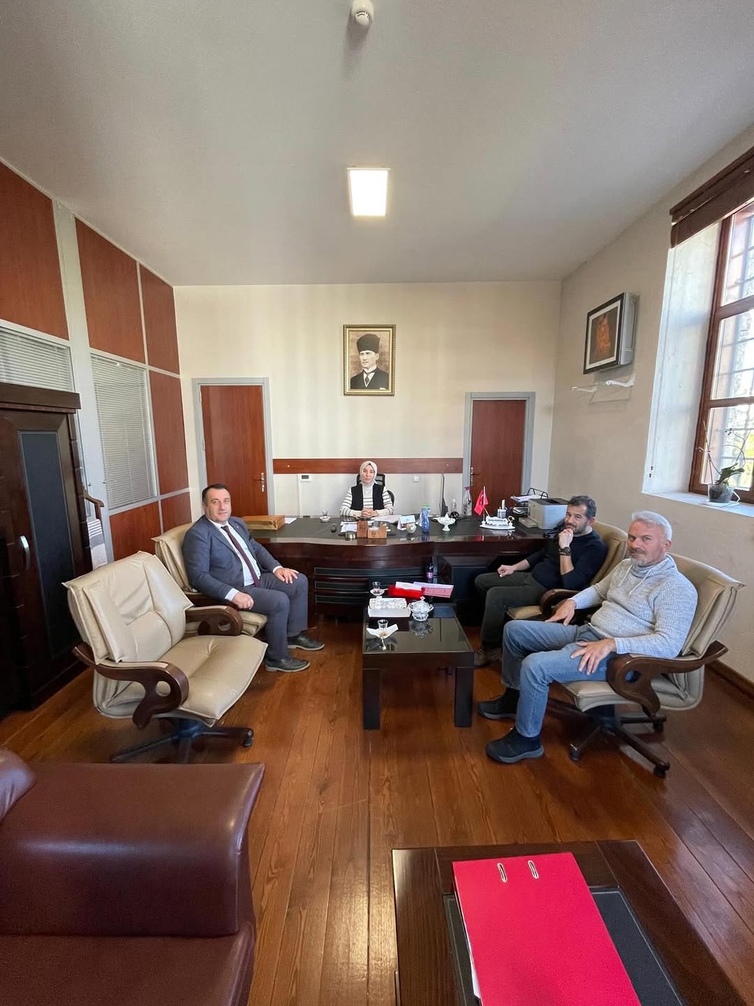 Kayıhan Belediye Başkanı Mustafa Demiray, Eskişehir Kültür Varlıklarını Koruma Bölge Kurulu Müdürü Rahime Karaoğlu'nu Ziyaret Etti