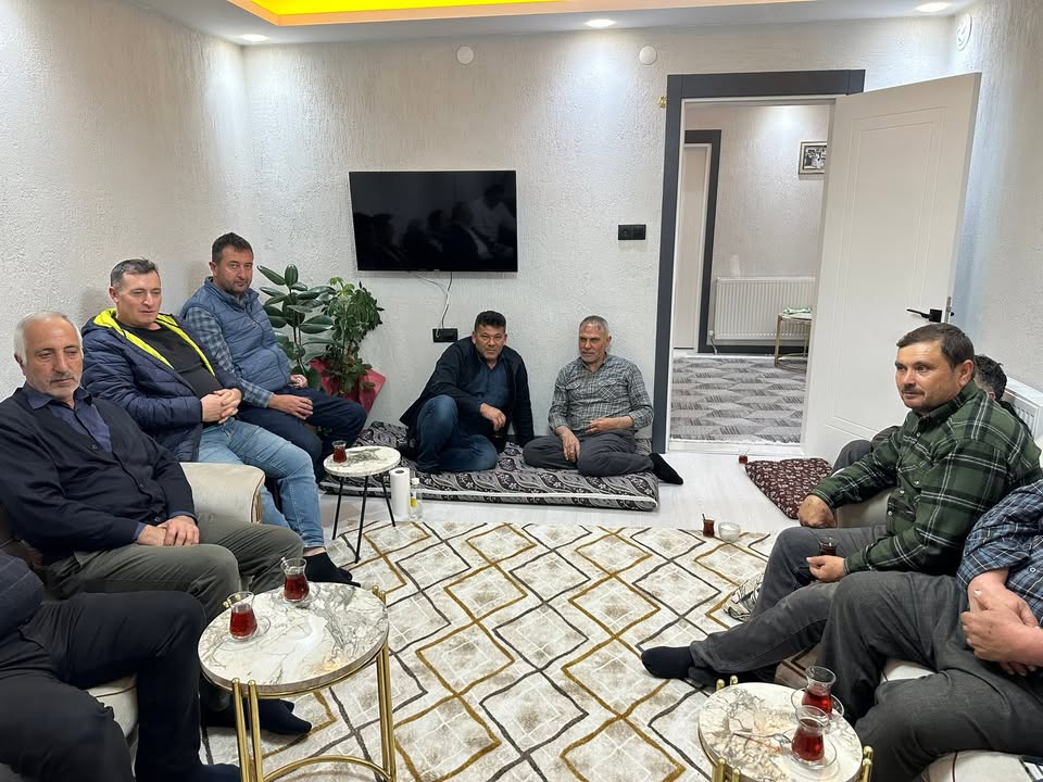 MHP İhsaniye İlçe Başkanlığı'nın Bebek Ziyareti