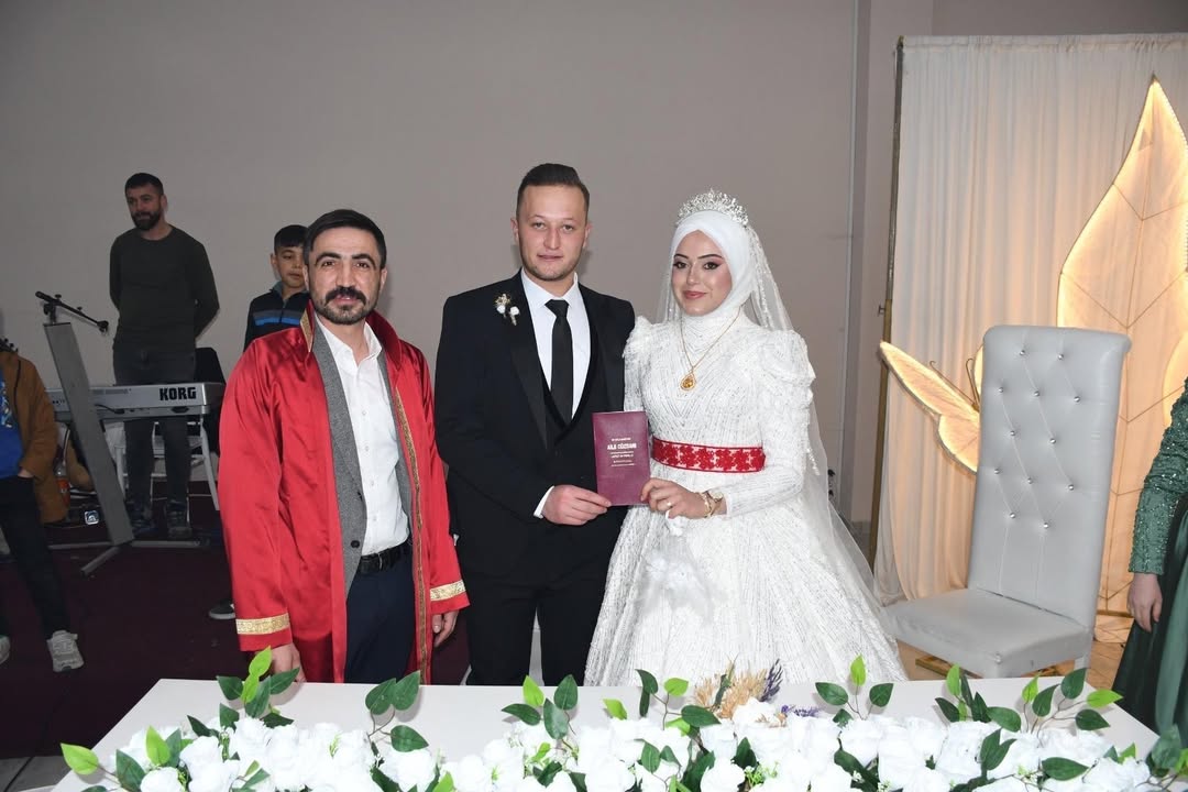 Esra ERDOĞAN ile Mustafa ÖLMEZ Çiftinin Nikah Merasimi Gerçekleşti