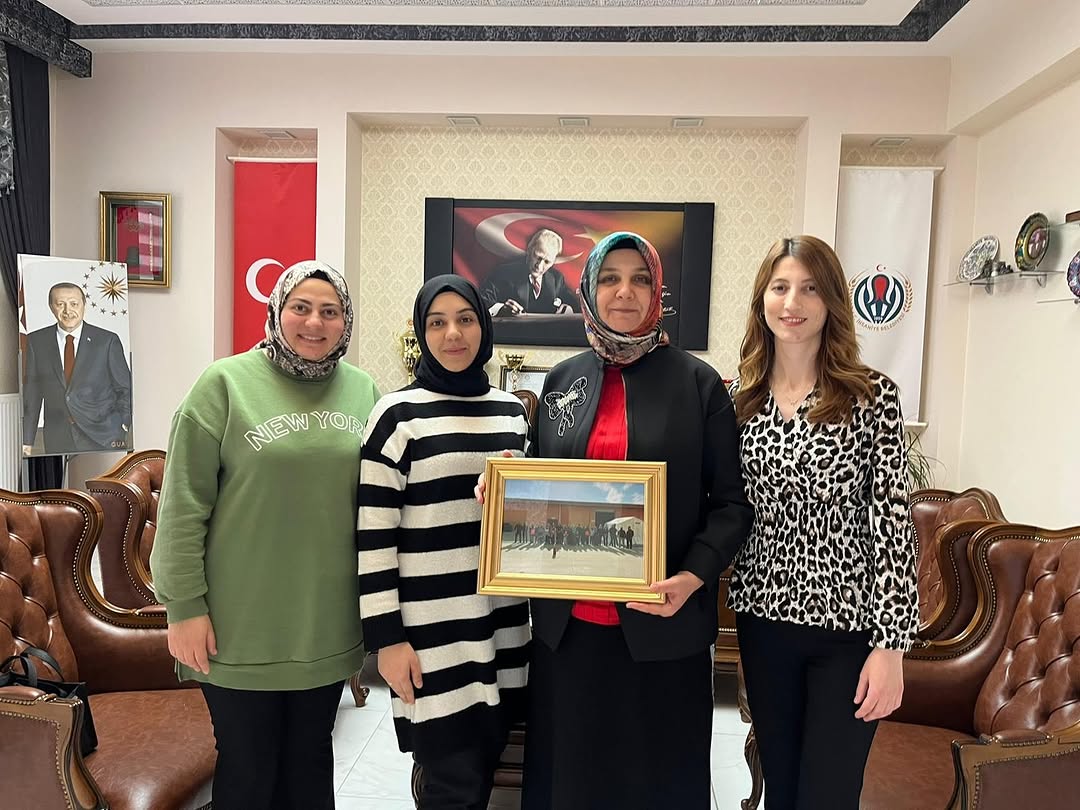 İhsaniye Belediye Başkanı Emine Gökçe'ye Özel Eğitim Öğretmenlerinden Anlamlı Ziyaret