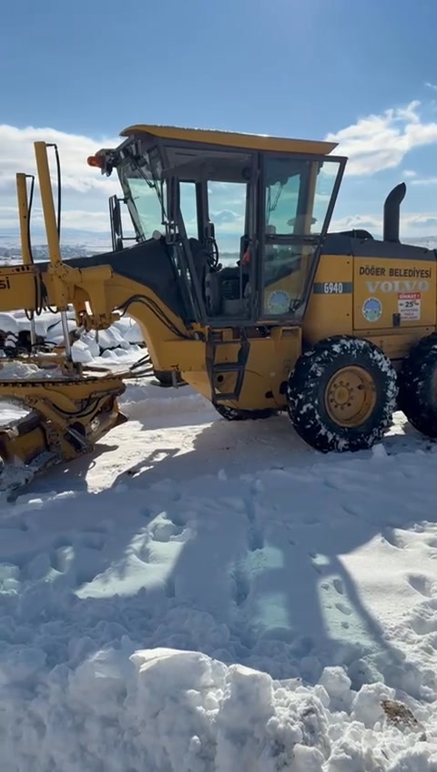 Döğer Belediyesi'nin Tuzlama Çalışmaları ve Yol Açma Faaliyetleri