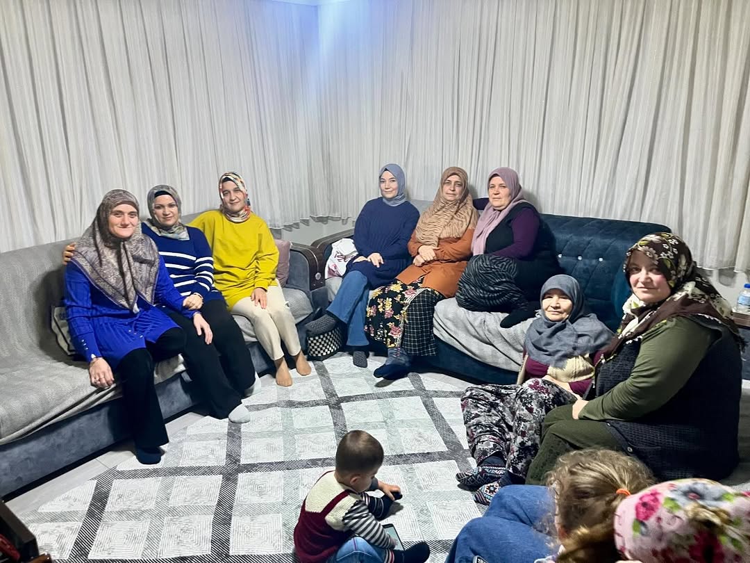 AK Kadınlardan Ev ziyareti