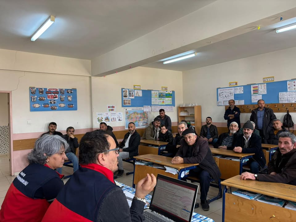 İhsaniye İlçe Tarım ve Orman Müdürlüğü'nden Üreticilere Bilgilendirme Toplantısı