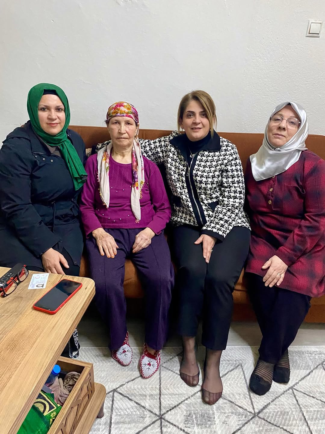 AK Parti İlçe Kadın Kolları Başkanı Hacer Arslan'dan Vefa Ziyareti