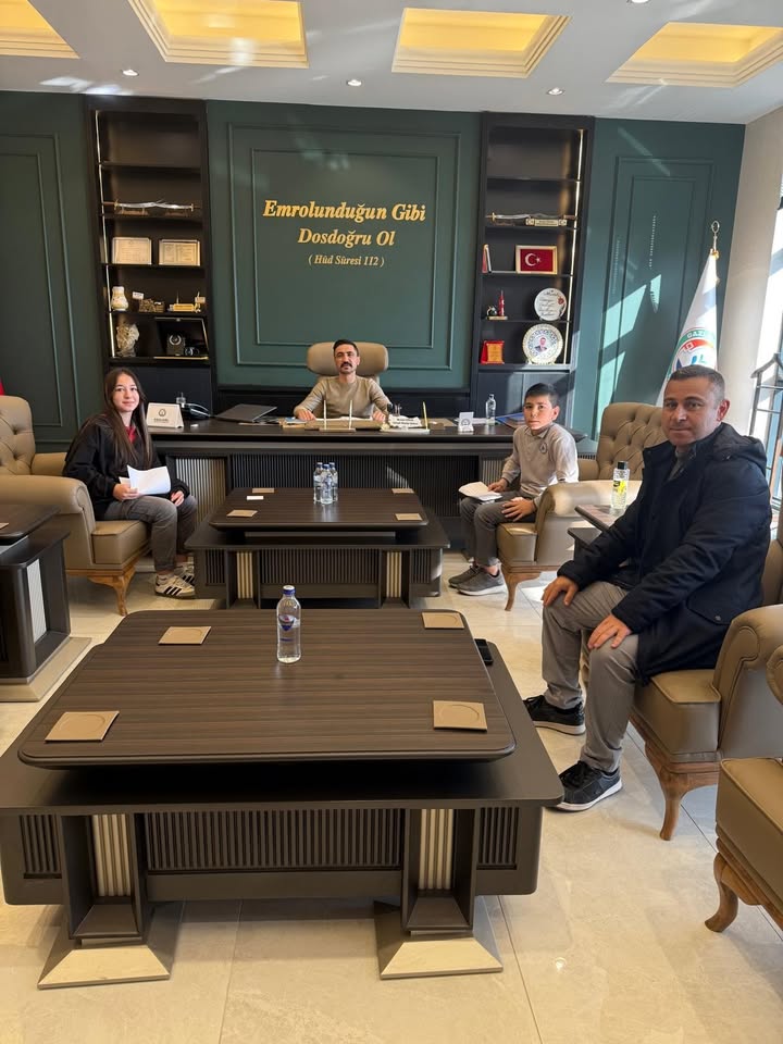 Gazlıgöl Ortaokulu Öğrencilerinden Belediye Başkanı Mustafa Güngör'e Ziyaret