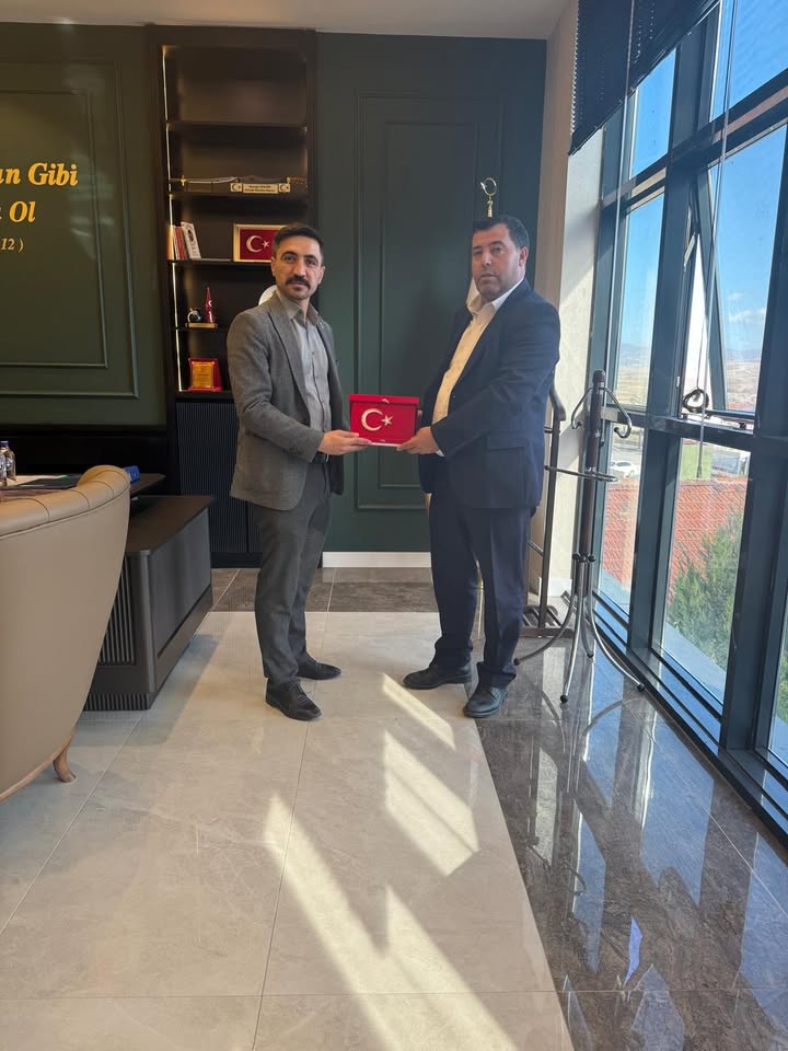 Yaylabağı Belediye Başkanı Niyazi AKGEDİK, Gazlıgöl Belediye Başkanı Mustafa GÜNGÖR'ü ziyaret etti