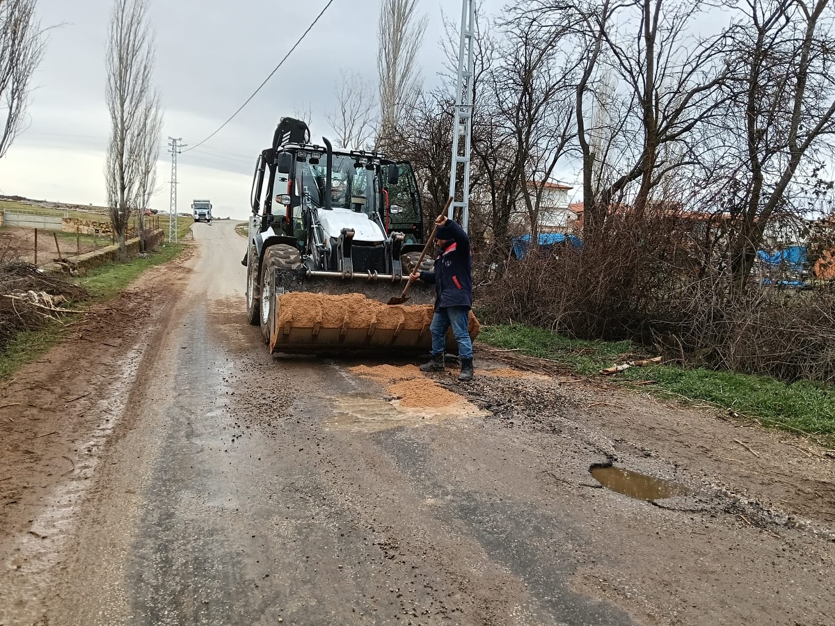 Başkan Emine Gökçe’nin Talimatıyla Beyköy’de Yol Bakım Çalışması