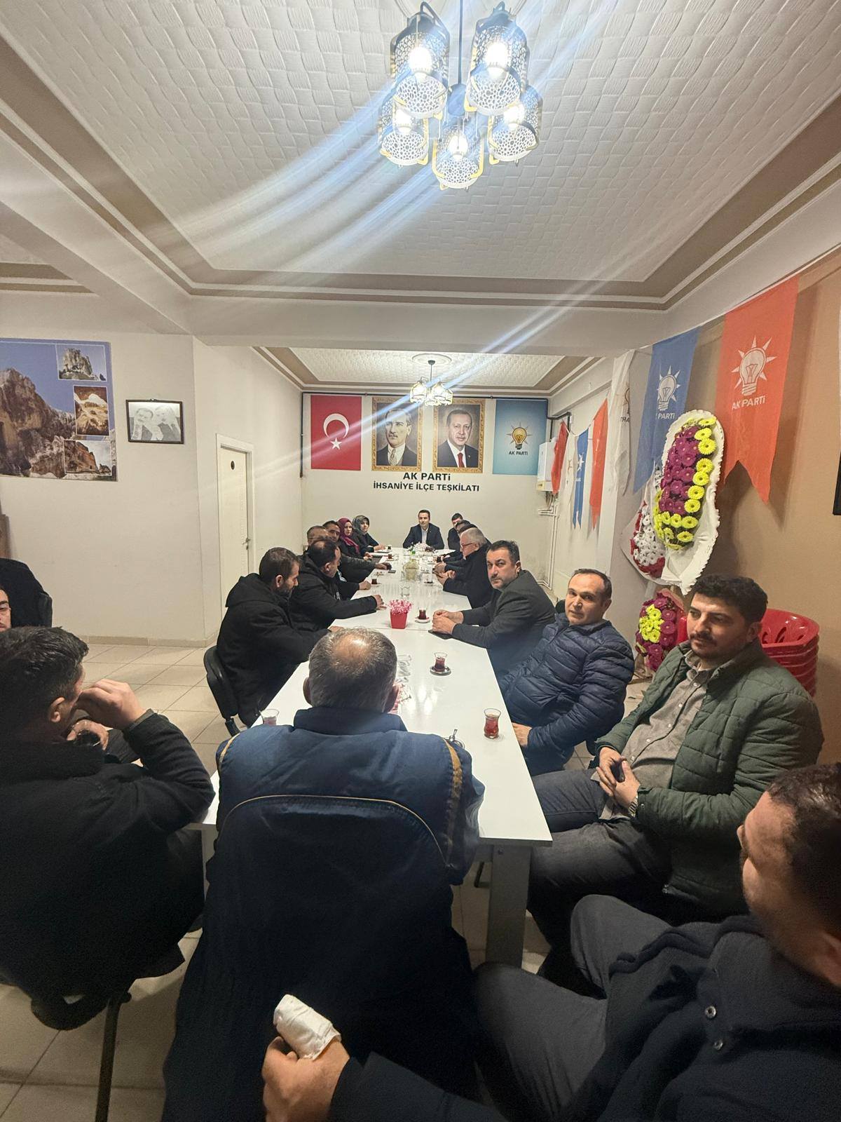 AK Parti İhsaniye Teşkilatı Haftalık Toplantıda Bir Araya Geldi