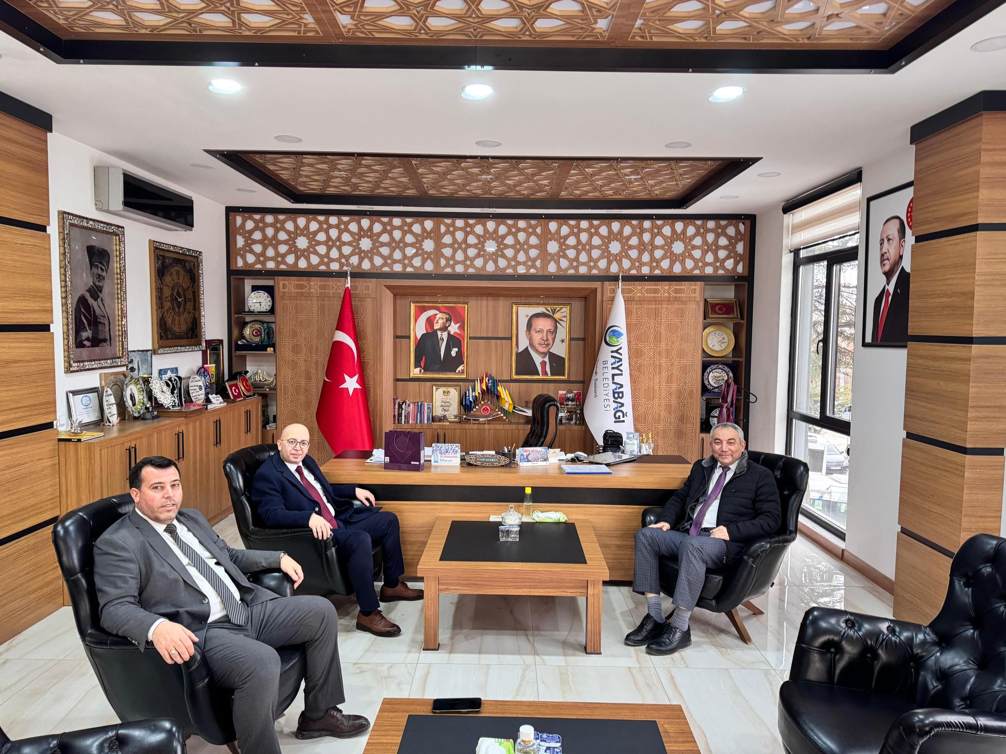 Ziraat Bankası İhsaniye Şubesi’nden Başkan Akgedik’e Ziyaret