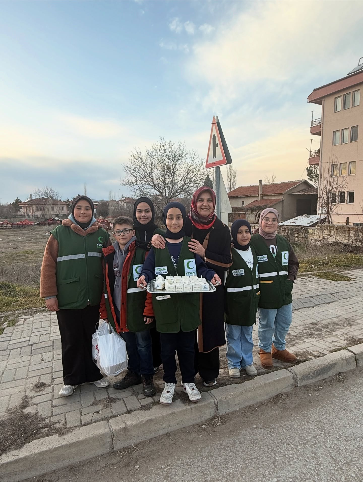 Başkan Emine Gökçe’den Yeşilay Haftası’nda Öğrencilere Destek