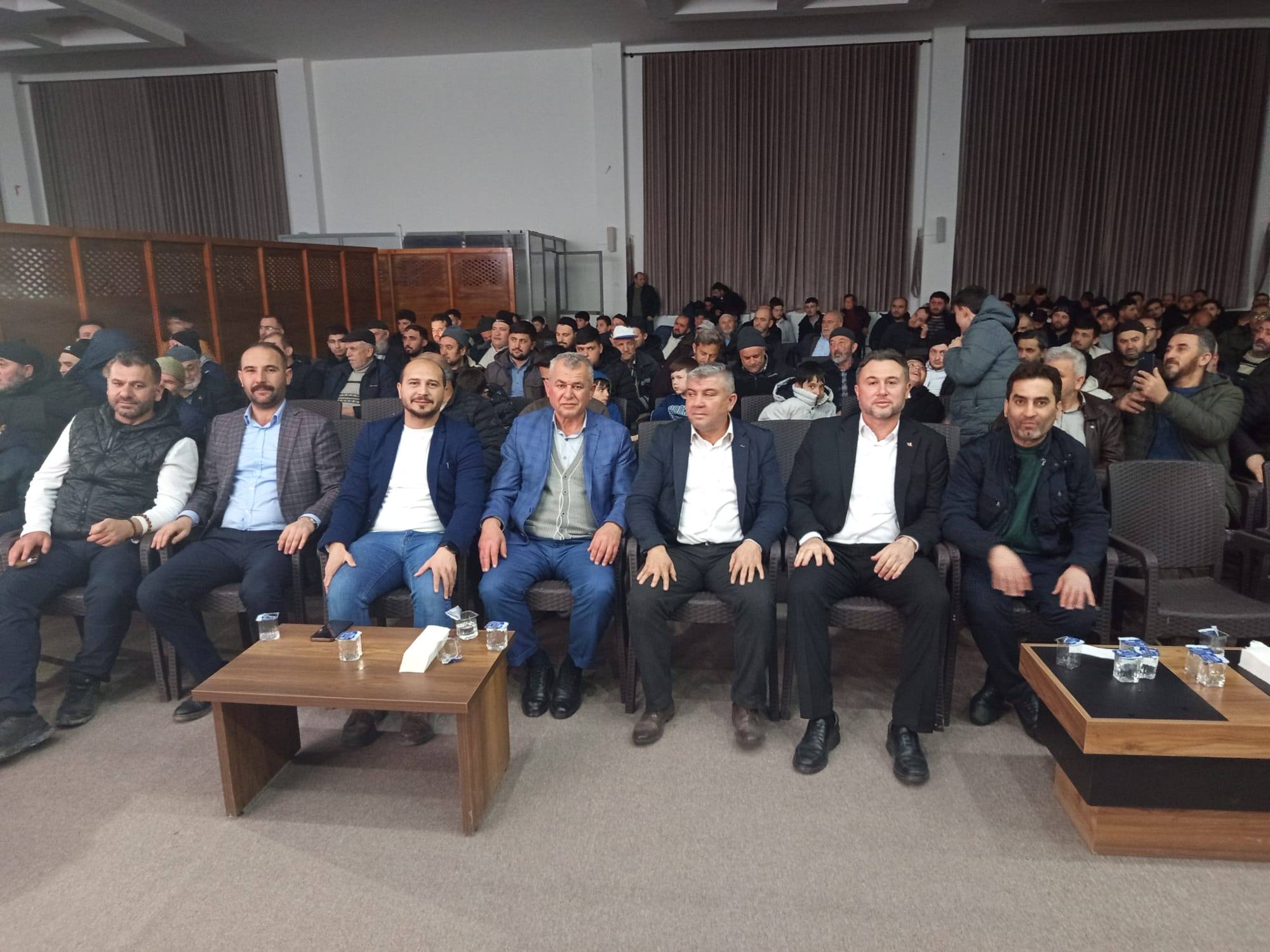 Döğer’de İlahi Dinletisinde Manevi Atmosfer