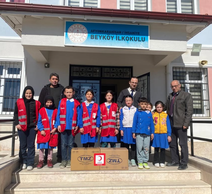 İhsaniye’de Öğrencilerden Anlamlı Ramazan Yardımı