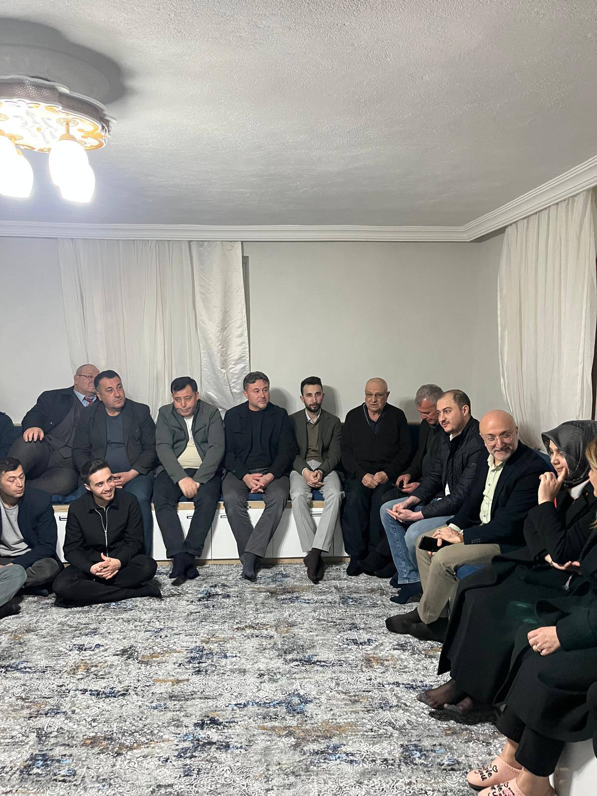 Milletvekili Ali Özkaya ve AK Parti Heyetinden Kayıhan’da Sahur Buluşması