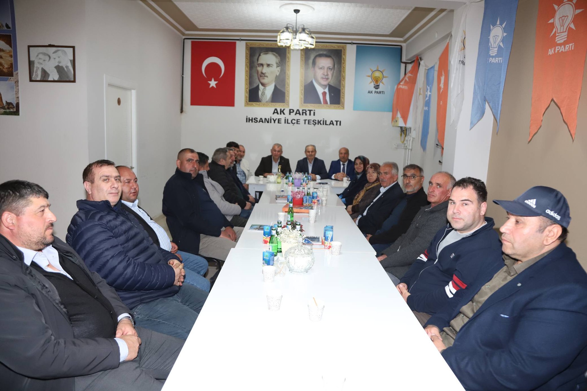 AK Parti İhsaniye İlçe Teşkilatı Haftalık Toplantısını Gerçekleştirdi