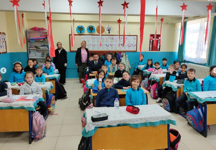 İlçe Milli Eğitim Müdürü Arif Kavas Okulları Ziyaret Etti