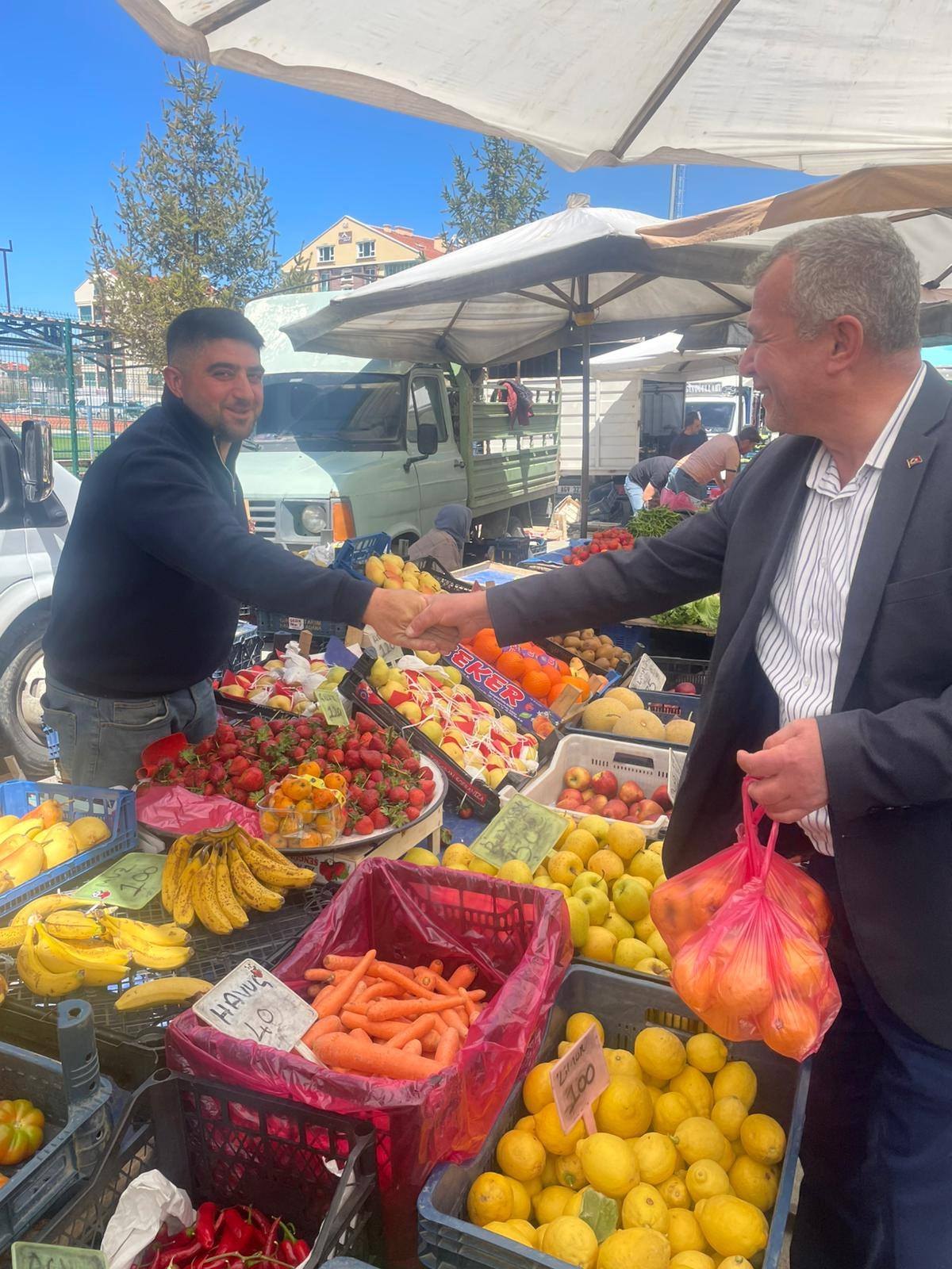 Başkan Mehmet Yılmaz’dan Pazar Esnafına Ziyaret