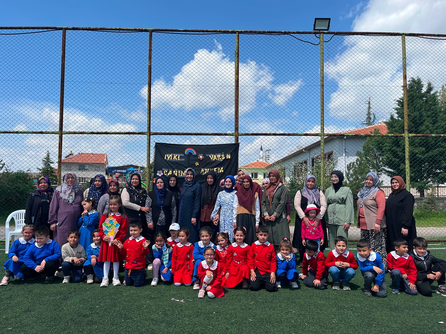 “İyi Ki Varsın Annem” Etkinliğine İhsaniye’de Anlamlı Kutlama