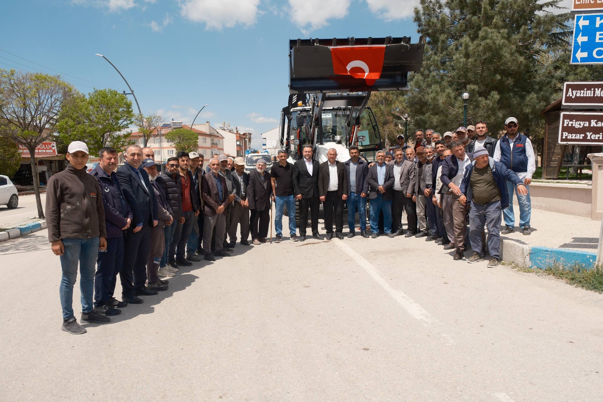 Bakanlık Hibesiyle Döğer’e Yeni İş Makinesi Kazandırıldı