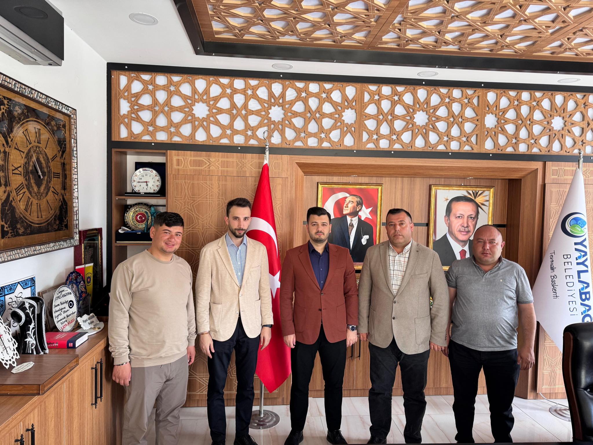 AK Parti Gençlik Kolları Heyetinden Başkan Niyazi Akgedik’e Ziyaret