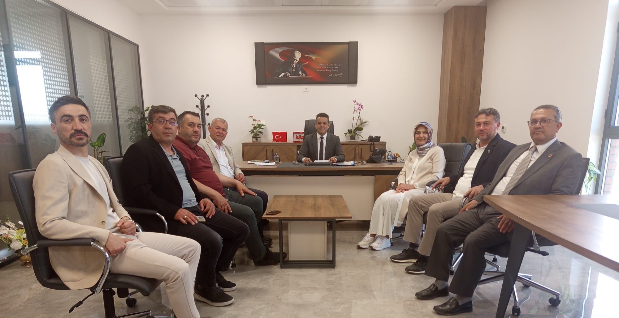AK Parti İhsaniye Heyetinden OEDAŞ İl Müdürü Yapıcıoğlu’na Ziyaret